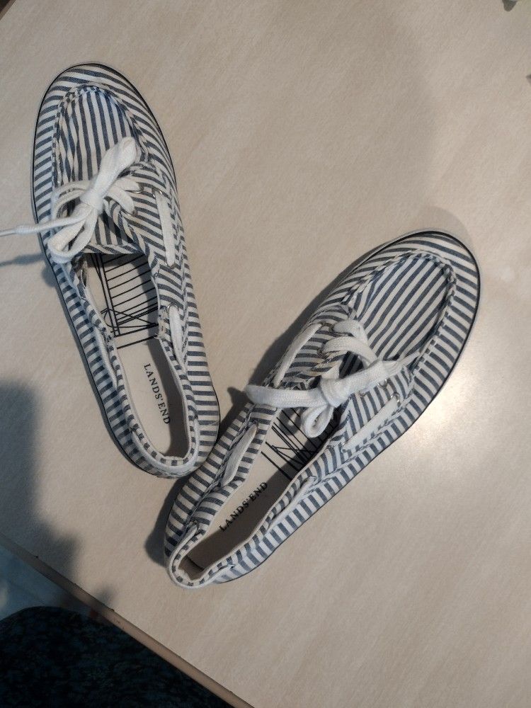 SHOES LANDS END SIZE 10