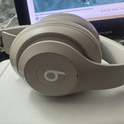 Beats Studio Pro