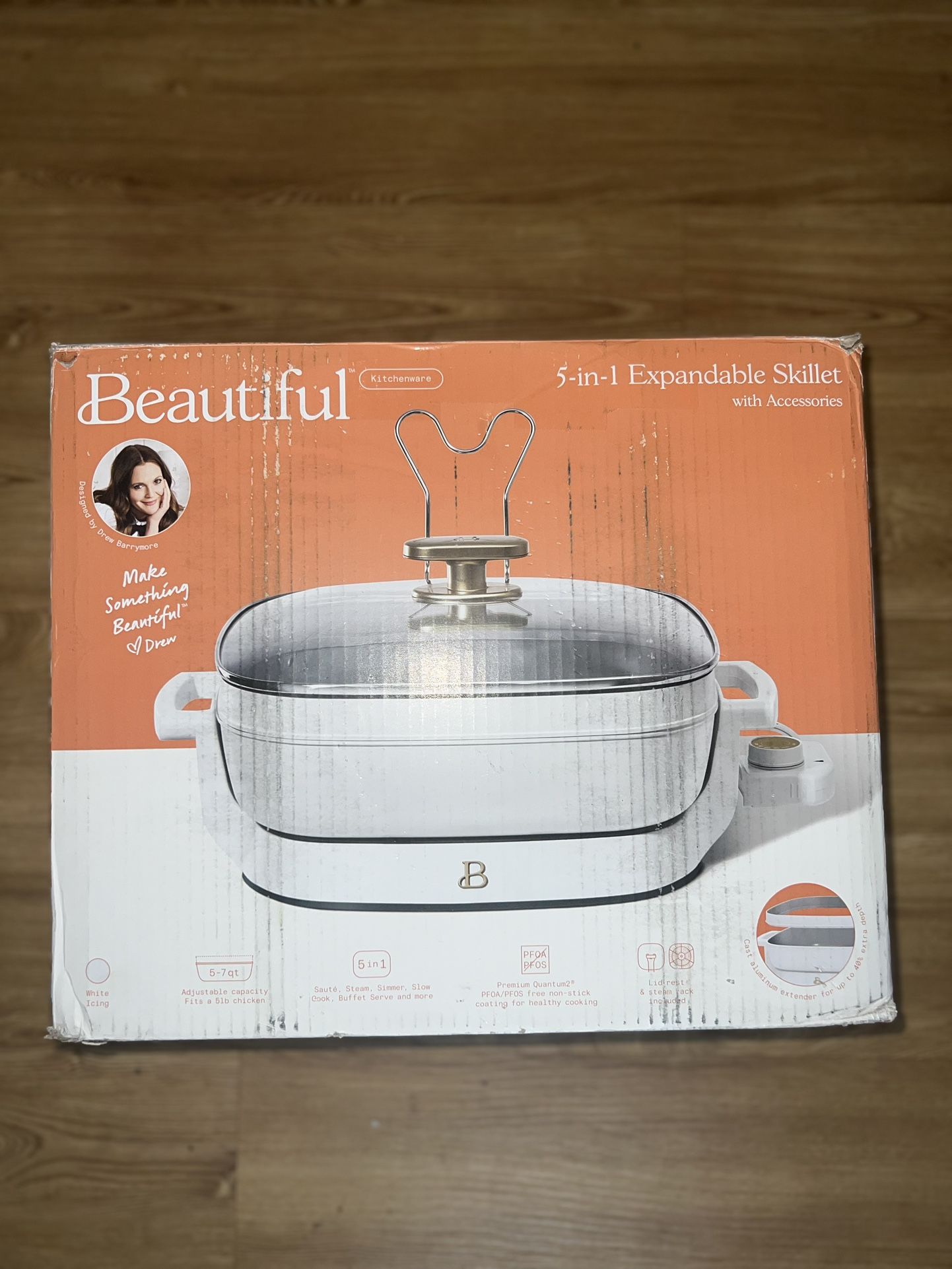 Beautiful 5 in 1 Electric Skillet Expandable up to 7 Qt with Glass