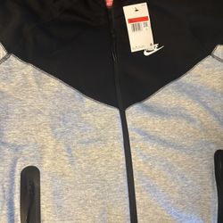 Nike Tech