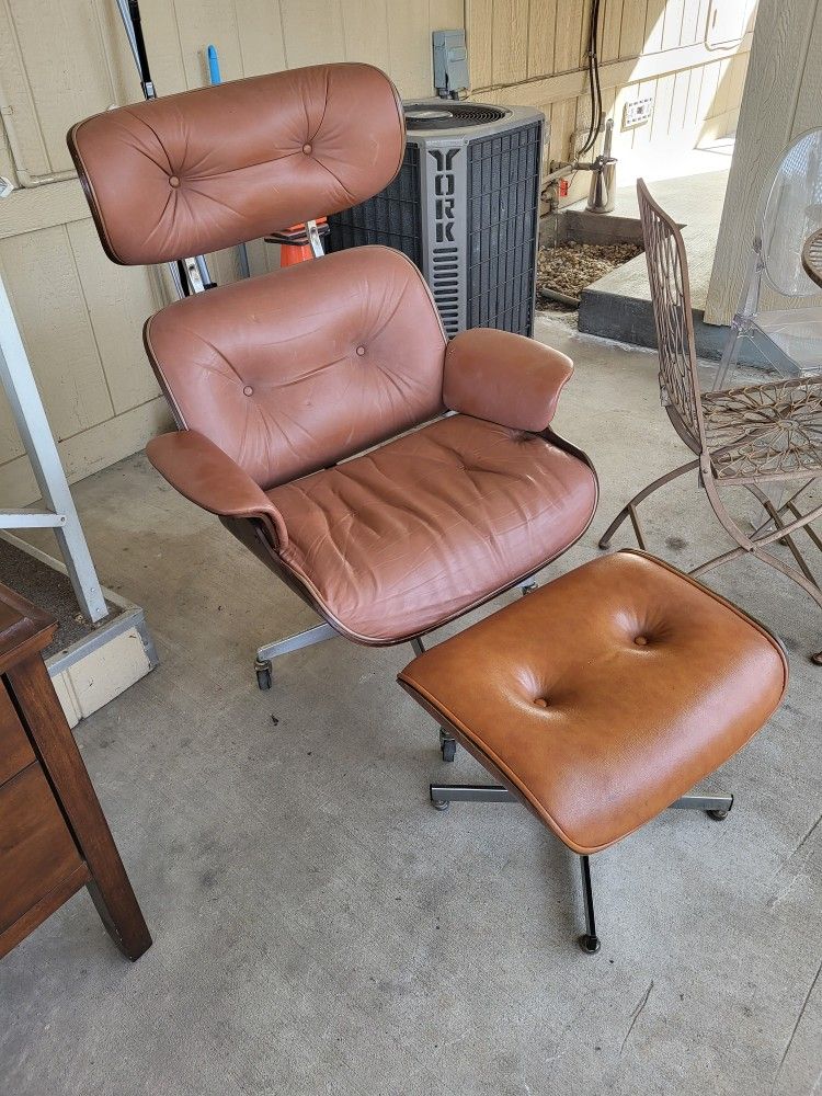 Eames Chair And Ottoman 
