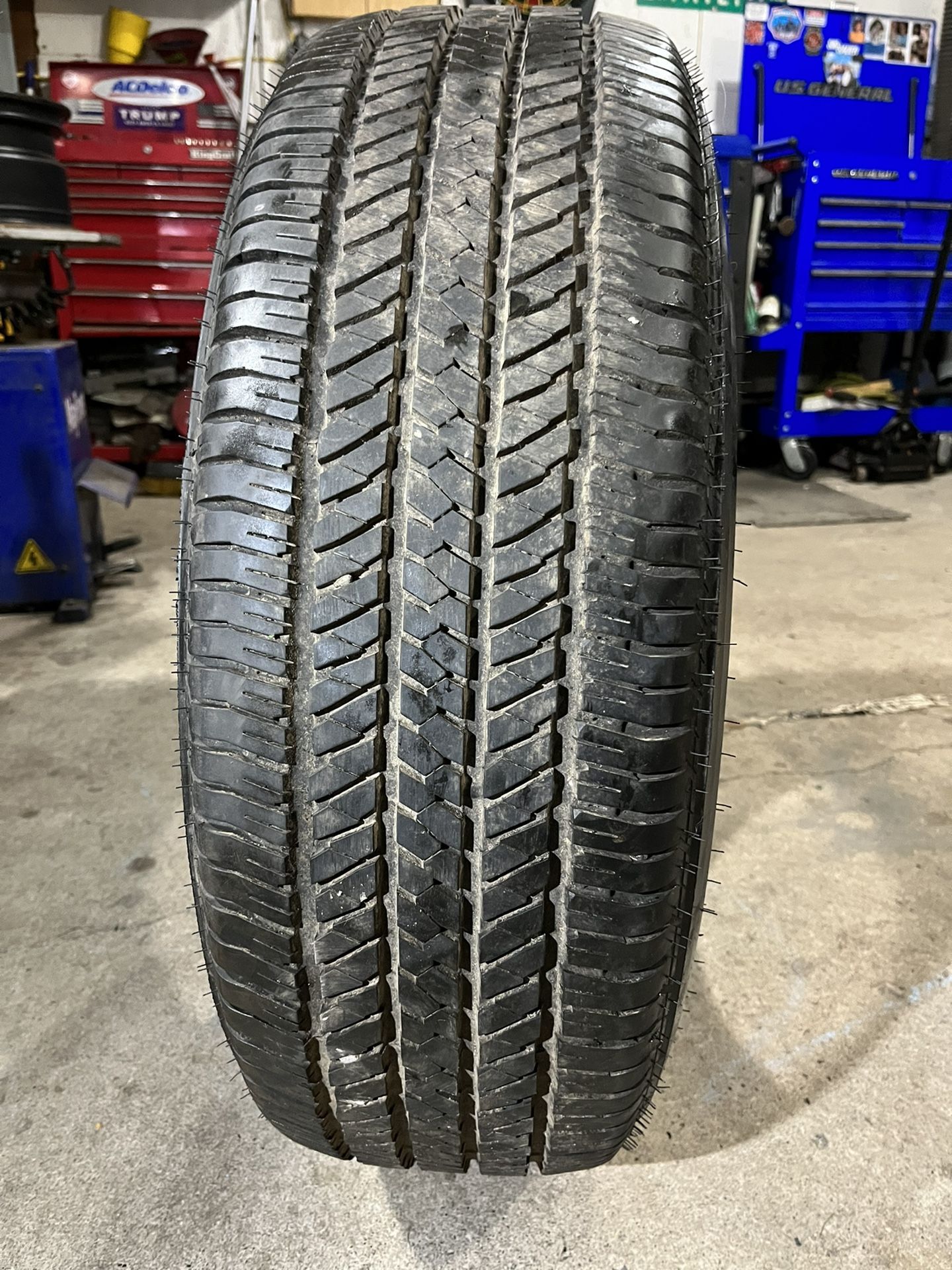 One - 255/70/18 Bridgestone Dueler H/T 684II Tire