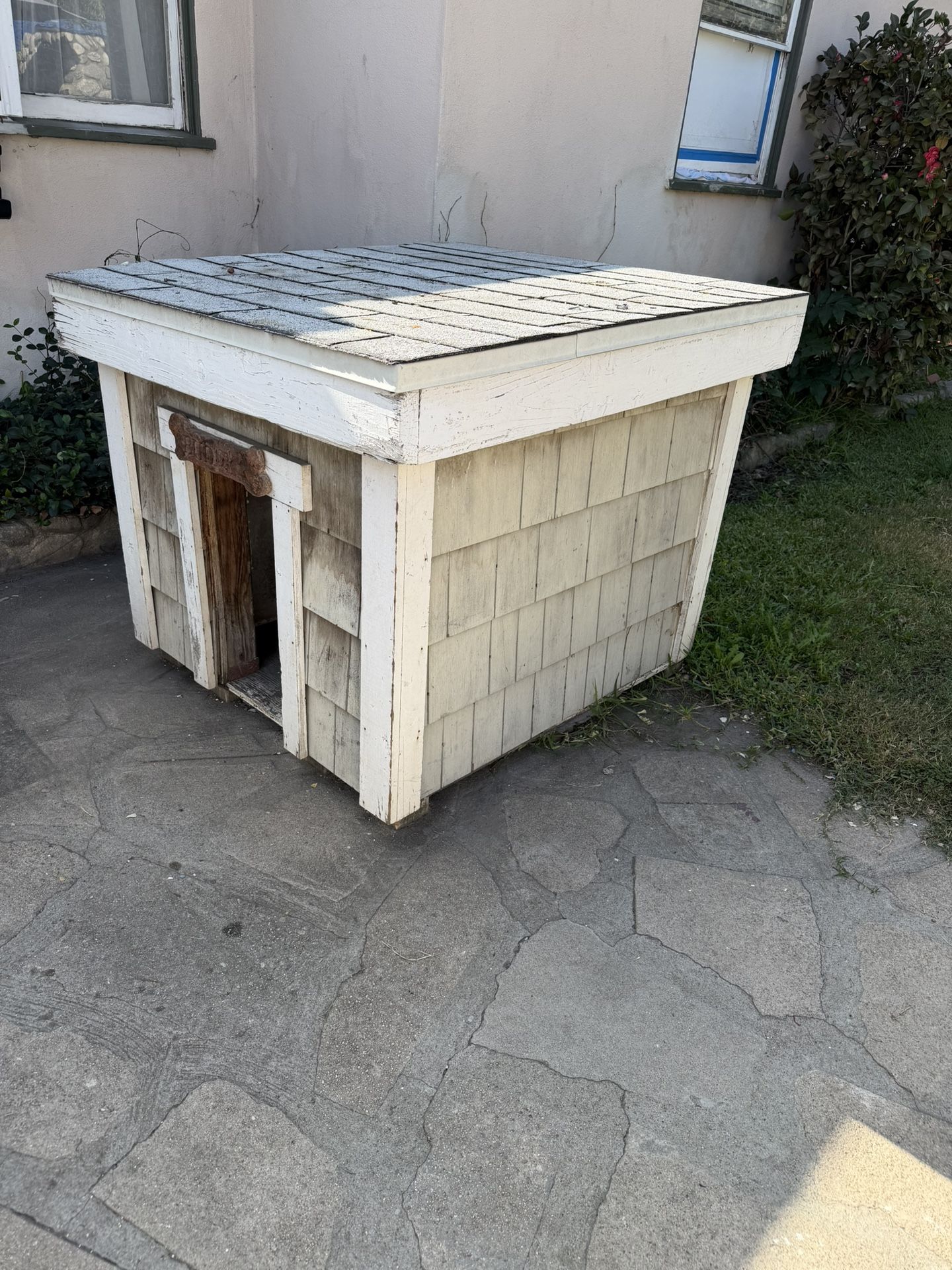 Free Dog House 