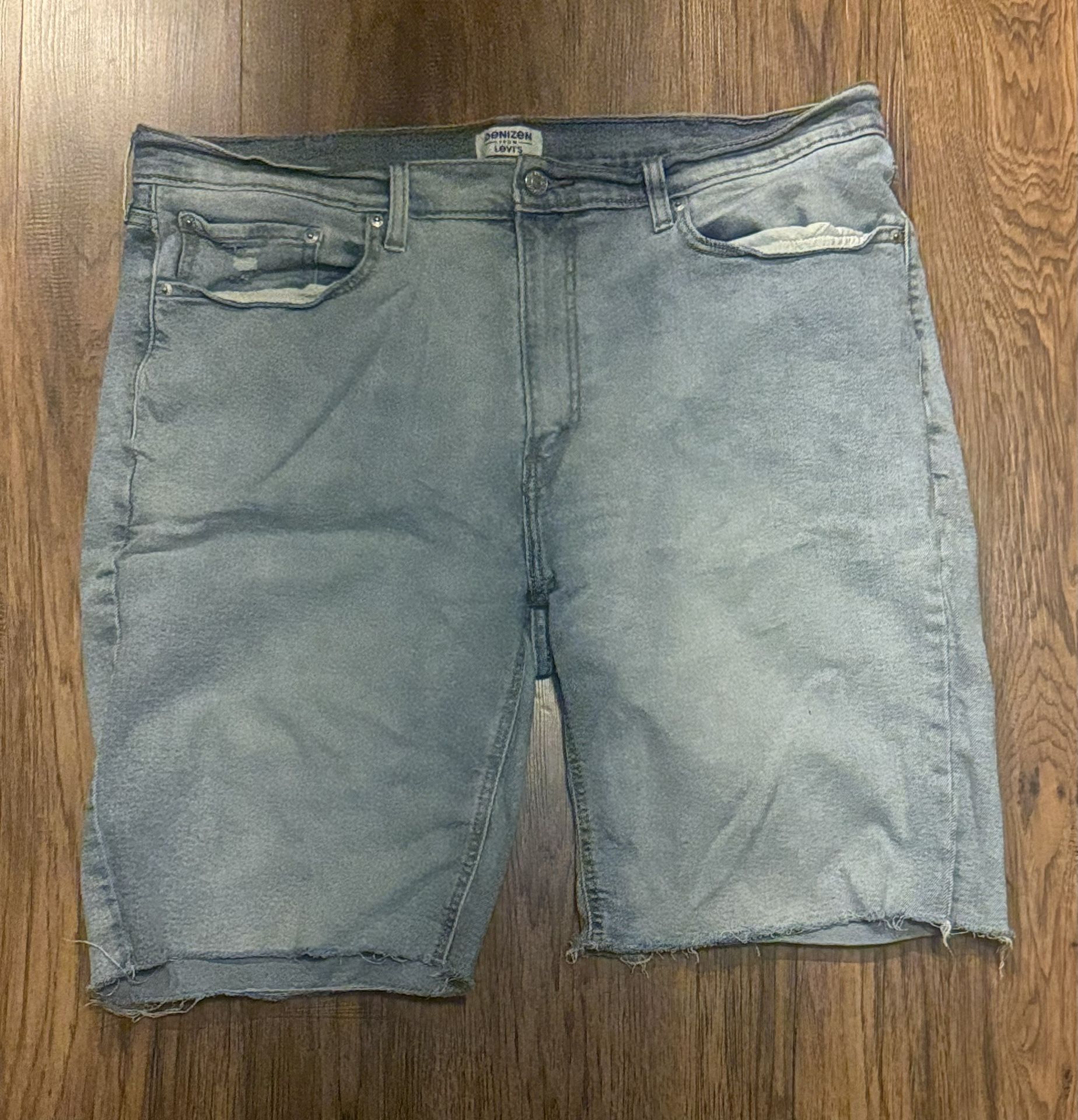 Denizen from Levi's Shorts Mens 38 Light Blue Denim Cutoff Frayed Hem Distressed