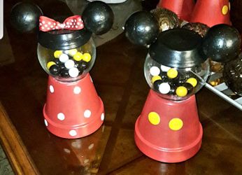 Mickey and minnie party decor