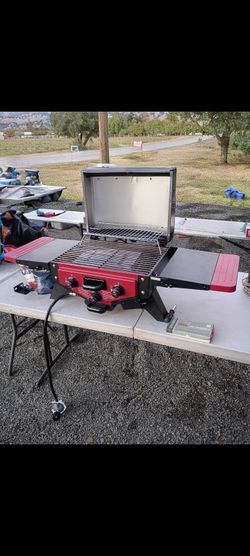 Masterbuilt 3-Burner Tabletop Gas Grill