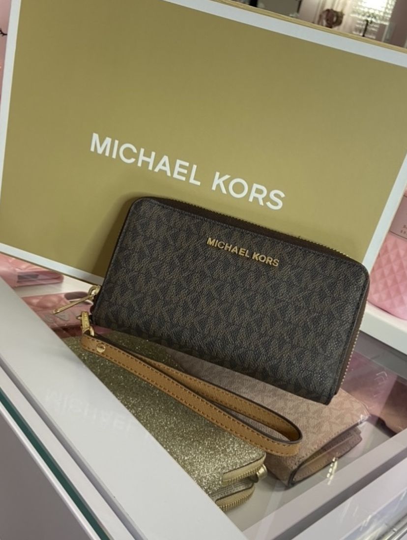 Authentic Micheal Kors Smart Phone Wallet