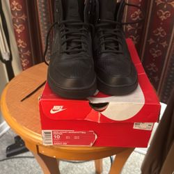 Size 10 Nike Shoes