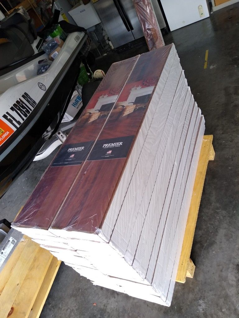 Wood Floor(Laminado) 22 Boxes (13.12sq Ft Box) Cover 280 Sq Ft  Brand New Cherry Color 150 Dollar Or Best Offer Pick- Up Only