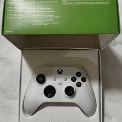 Microsoft Xbox Series X|S Wireless Controller - Robot White