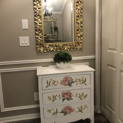 Very  Gorgeous  Dresser with the mirror