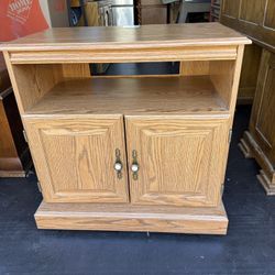 Compact Oak TV Stand / Media Cabinet – 29″ Wide