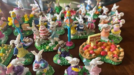 Vintage Bunny Figurines