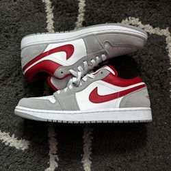 Jordan 1 Low 9.5 M