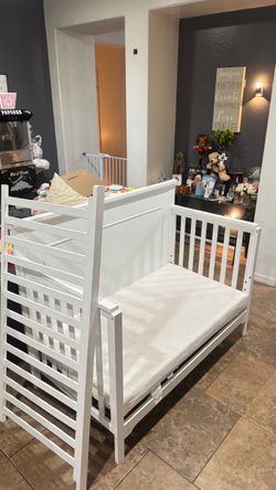 Toddler crib