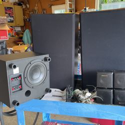 Acoustic satellite/subwoofer speaker system