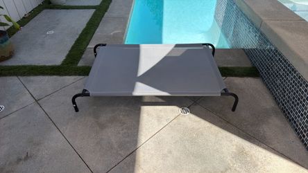 Raised dog bed