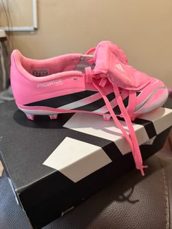Soccer cleats