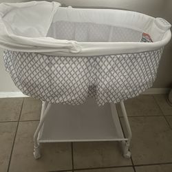 Bassinet and Diaper bag 