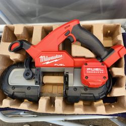 LIKE NEW MILWAUKEE M18 FUEL BRUSHLESS BAND SAW TOOL ONLY. 
