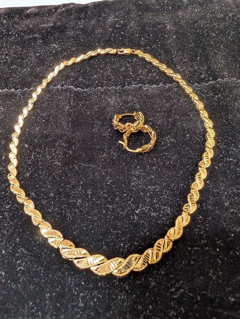 Beautiful 14k Gold Necklace and Earrings Set, 18.5g