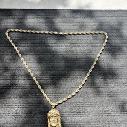 Gold rope chain