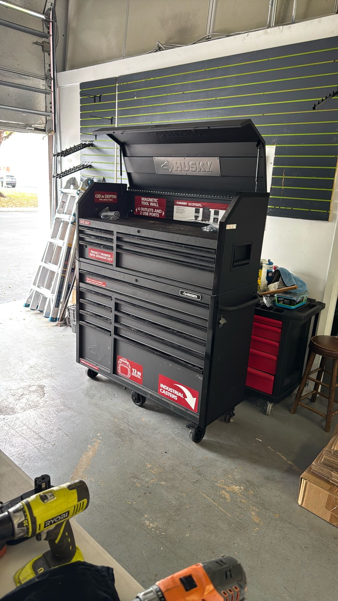 Husky 52in Wide 20in Deep Tool Chest And Cabinet