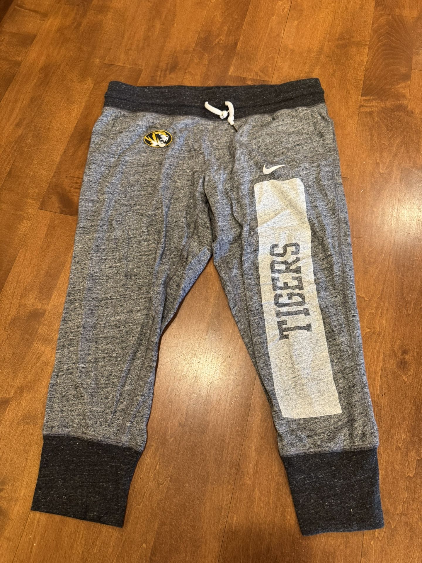 Women’s Nike MU Mizzou, Capri joggers shipping available