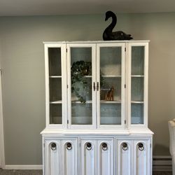 Hutch/China Cabinet With Shelves, Glass & Wood Doors And Cabinets Below.  Great Condition But Missing One Pane Of Glass.  