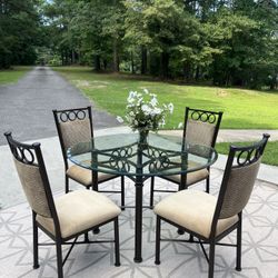Beautiful Round Beveled Glass / Metal Table with 4 Matching Chairs