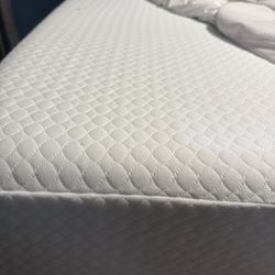 Full Size Bed 