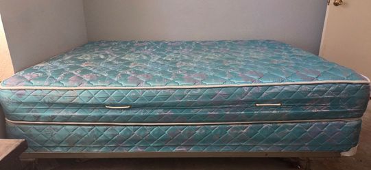 Full size mattress