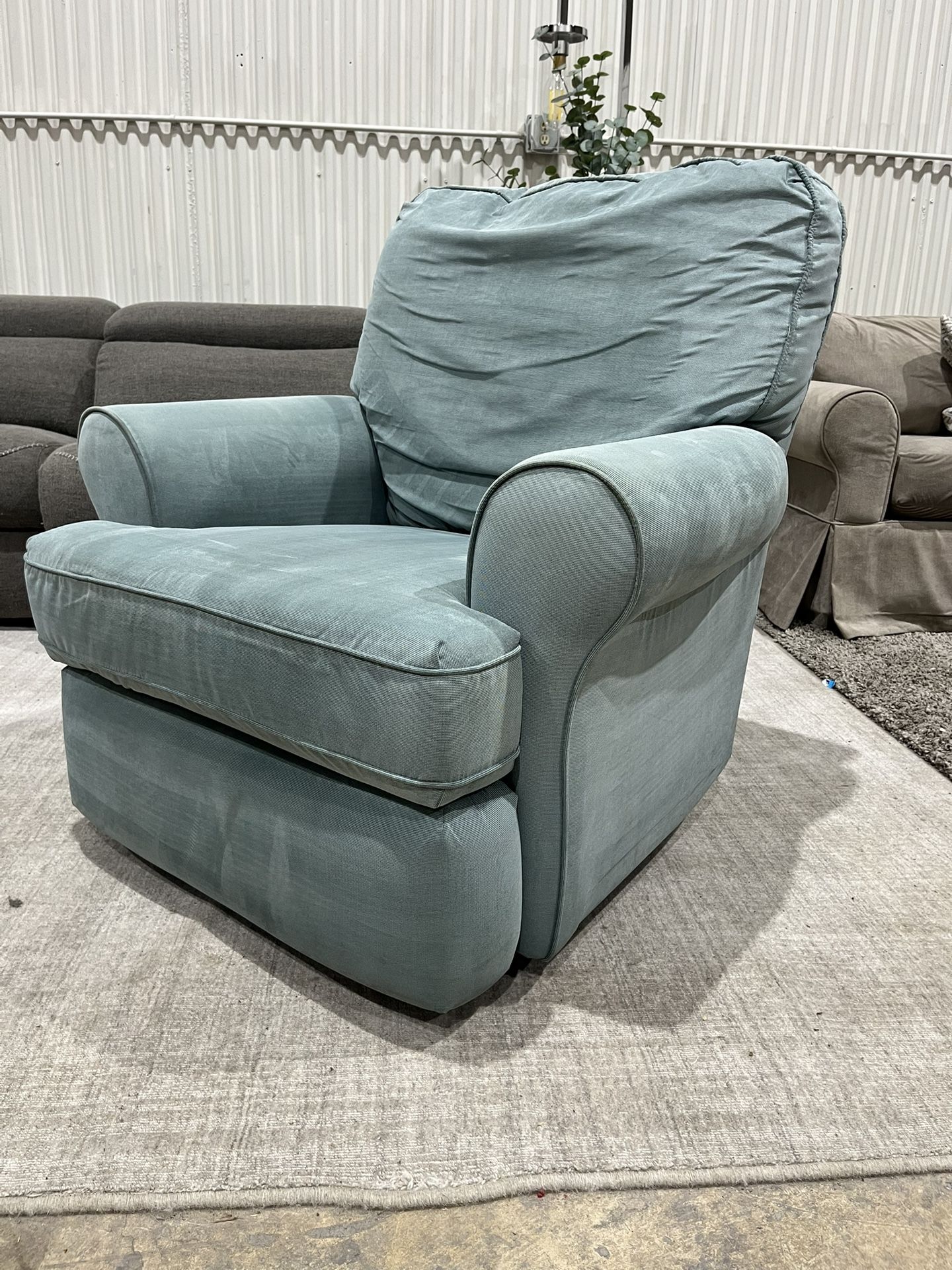 Rocker Glider Recliner Chair - Nursery - Living Room - Cleaned - Comfy - Delivery Available 