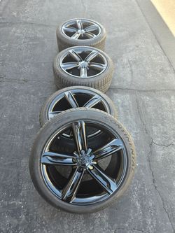 Rims.  18  audi. OEM.  5x112  Good Condition
