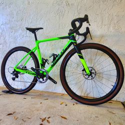 UPGRADED 2020 GIANT TCX ADVANCED 1 FULL CARBON ROAD/GRAVEL BIKE SIZE SMALL