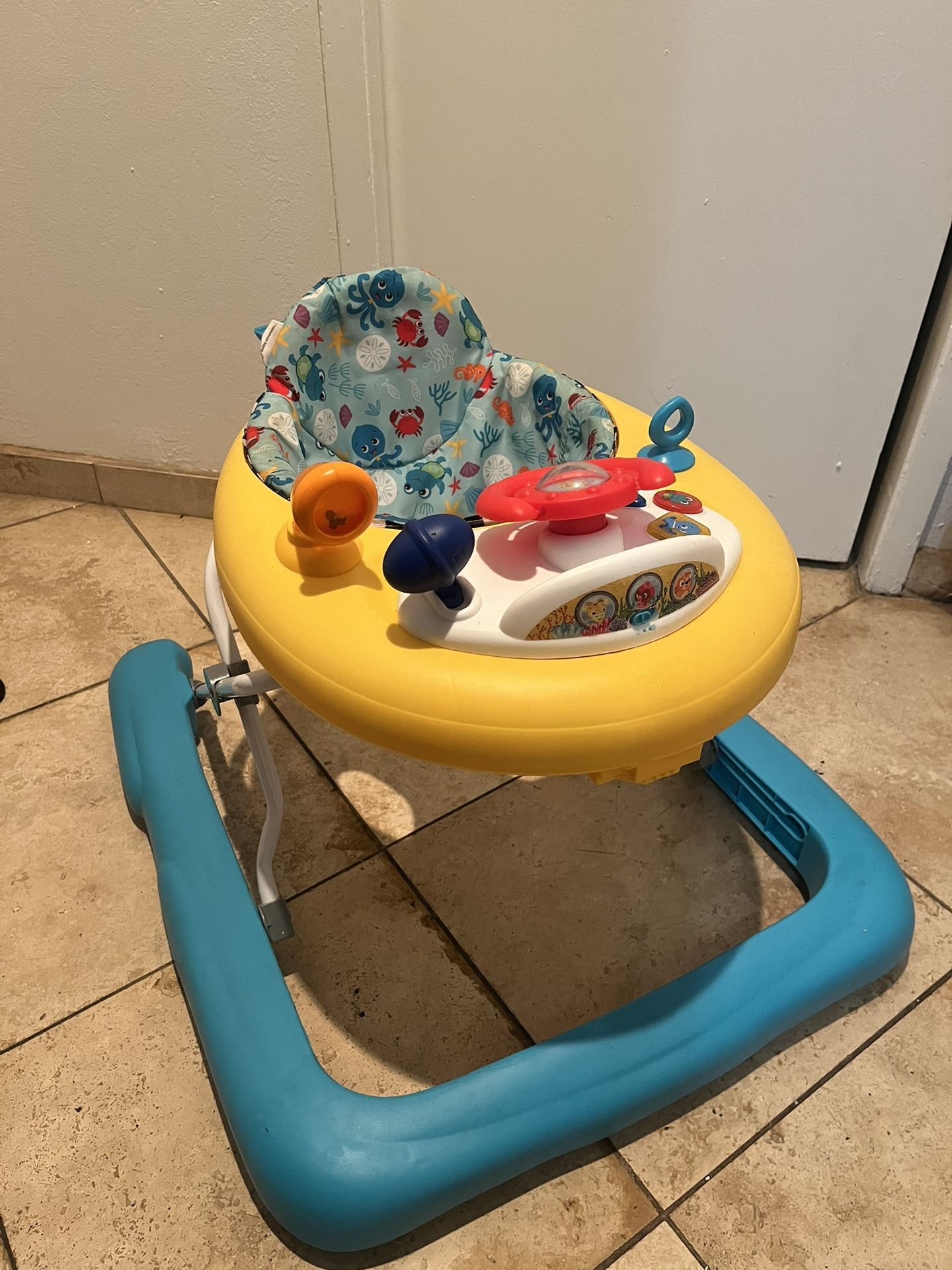 Target Dive And Discover Walker