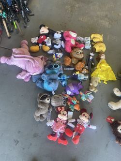 DISNEY PLUSHIES LOT