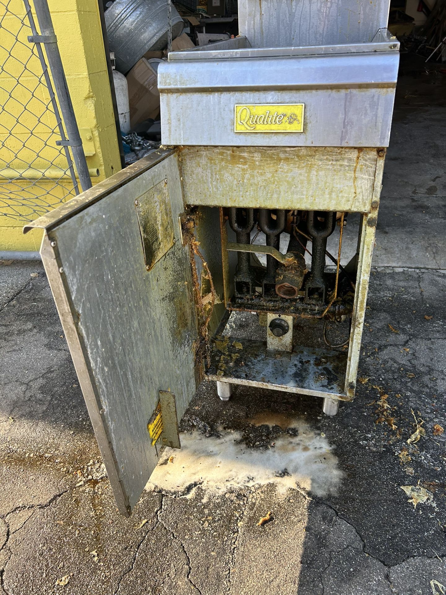 Qualite Deep Fryer for Sale in Monrovia, CA OfferUp