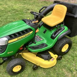 John Deere D140  Riding Mower 