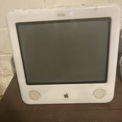 Apple eMac A1002 All-in-One Computer