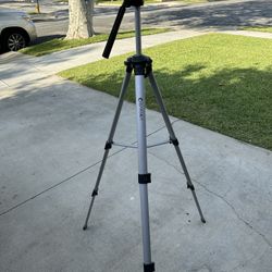 Tri Pod Like New