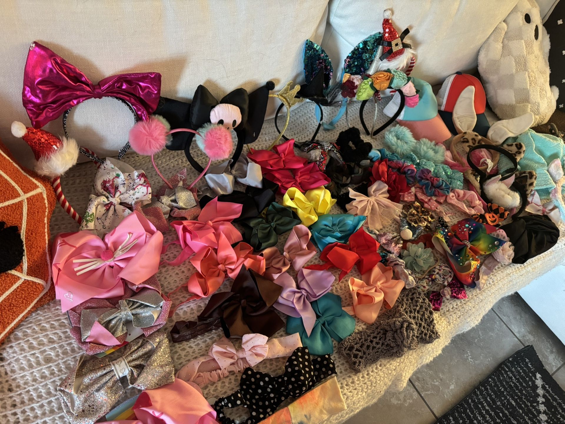 84 Piece Baby/toddler Bows, Headbands, Hats Ect