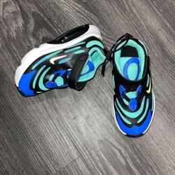 Youth Nike Size 9c 25$