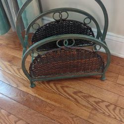 Classy Metal And Wicker Book Or Magazines Rack 