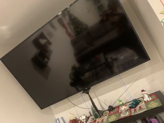 70 Inch LG With Wall Mount