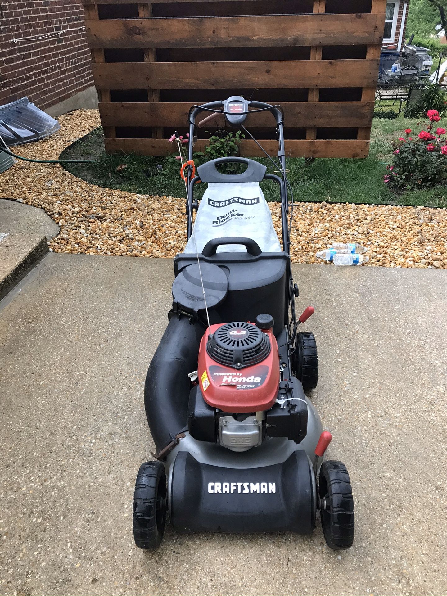 Craftsman Honda lawn mower self propelled for Sale in District Heights