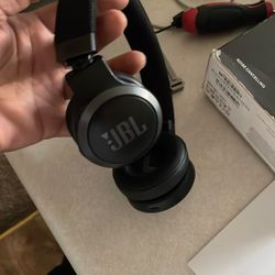 Headphones 