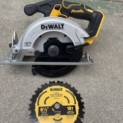 DEWALT 20V MAX Cordless Brushless 6-1/2 in. Sidewinder Style Circular Saw (Tool Only)