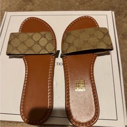 Monogram Brown, Live Sandals