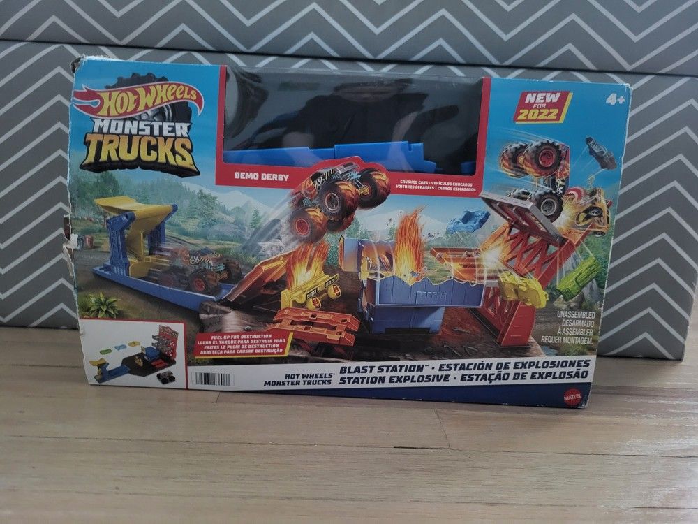 Hotwheels Monster Trucks Blast Station